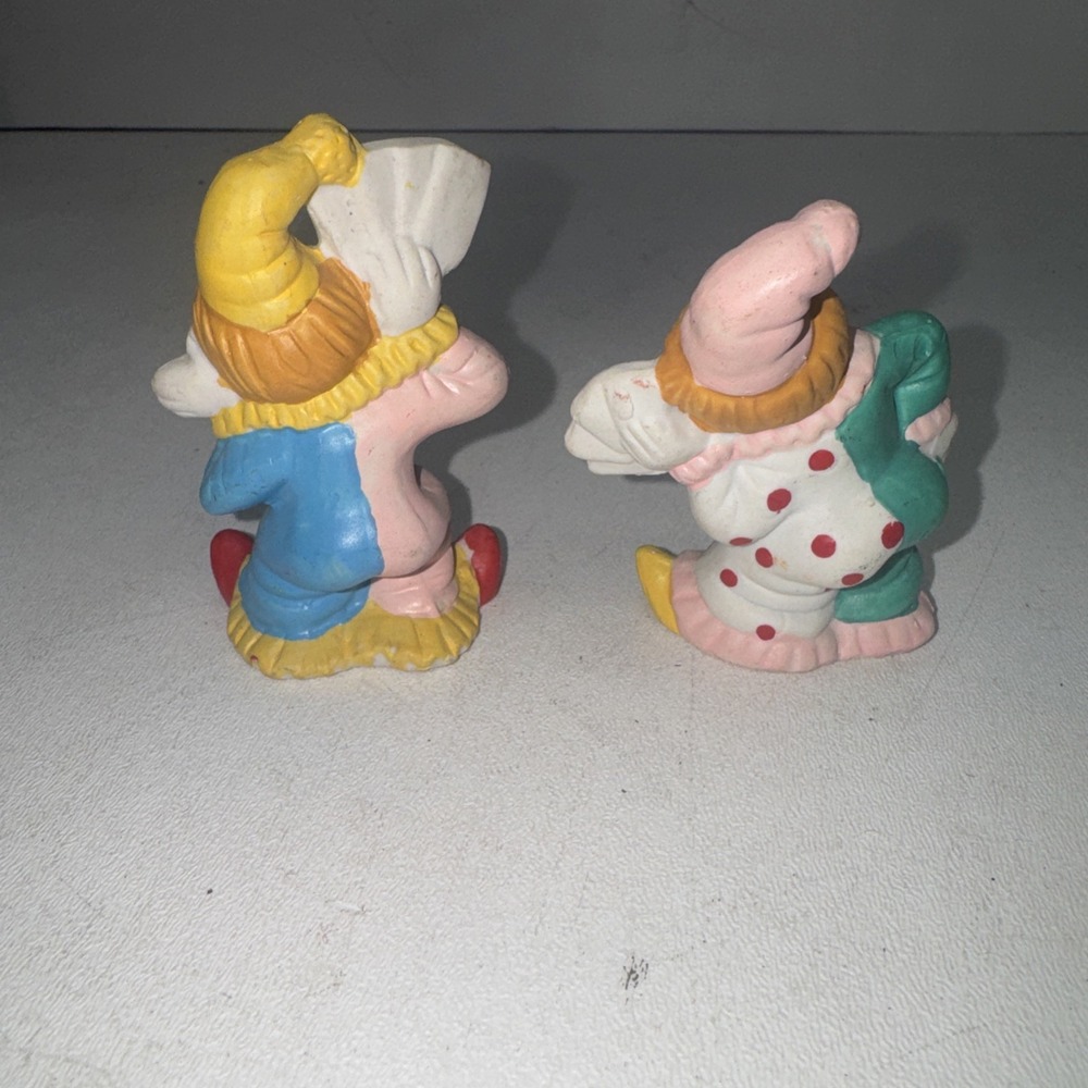 Vintage Clown with Cards Figurine Ceramic Lot Of 2 - Picture 2 of 5